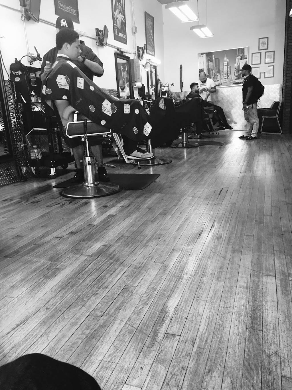 Clips Barber Shop | 57 Grove St, Ridgefield Park, NJ 07660, USA | Phone: (201) 641-4333