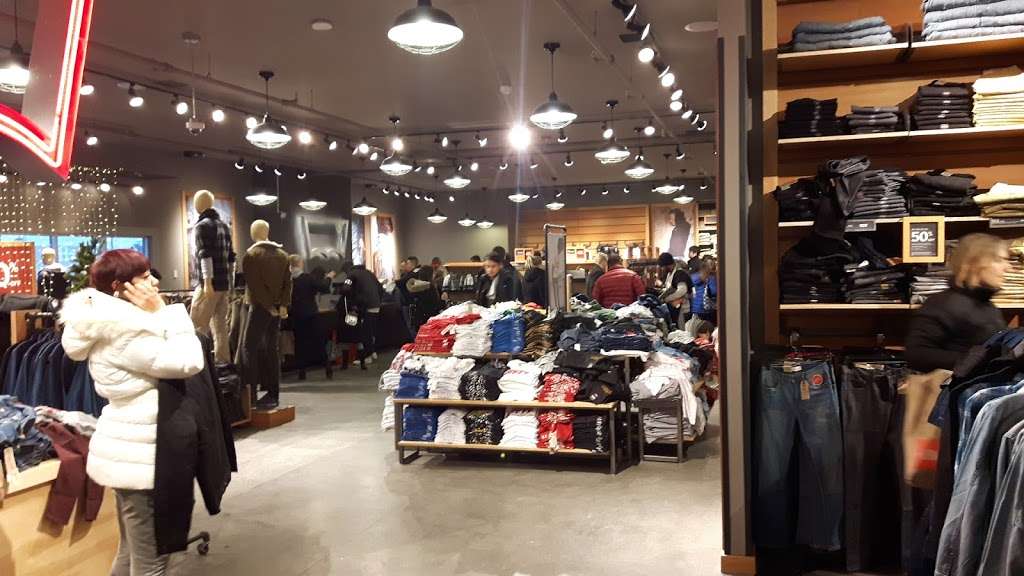 Levis Outlet Store at Woodbury Common Premium Outlets | 101 Marigold Ct, Central Valley, NY 10917 | Phone: (845) 928-8930