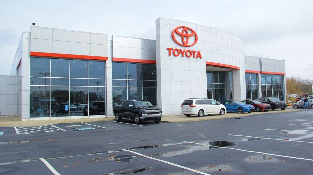 Toyota of Merrillville | 4450 E Lincoln Hwy, Merrillville, IN 46410, USA | Phone: (219) 947-3325