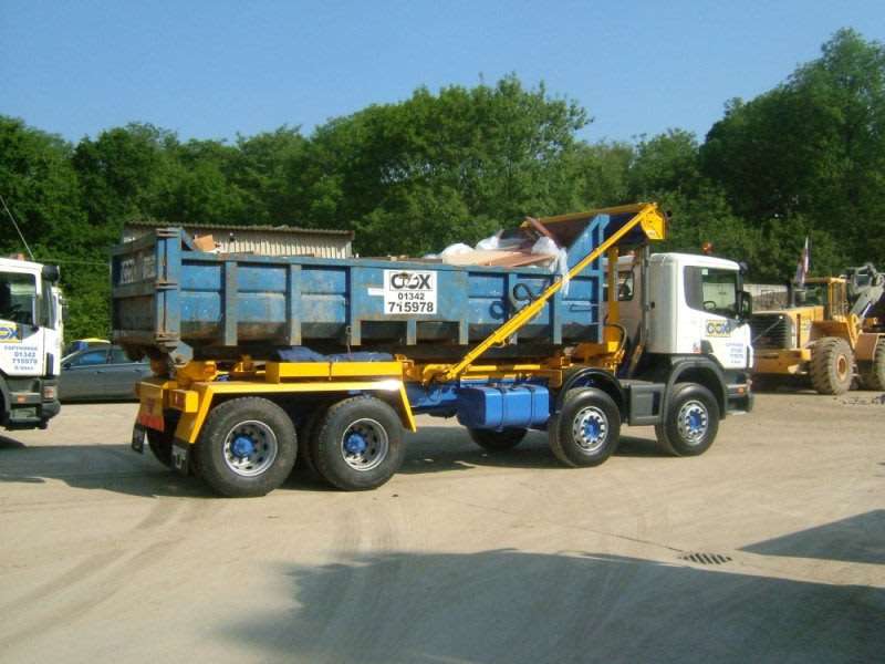 Cox Skips Ltd | Burleigh Oaks Farm, East St, Turners Hill, Crawley RH10 4PZ, UK | Phone: 01342 715978