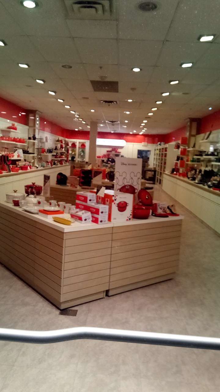 Le Creuset | 1 Premium Outlet Blvd Ste 291, Tinton Falls, NJ 07753 | Phone: (732) 493-8390