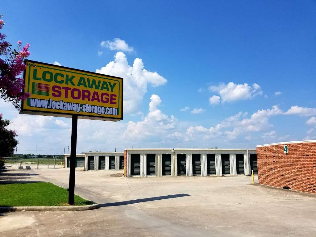 Lockaway Storage | 200 Roy Richard Dr, Schertz, TX 78154, USA | Phone: (210) 265-6671