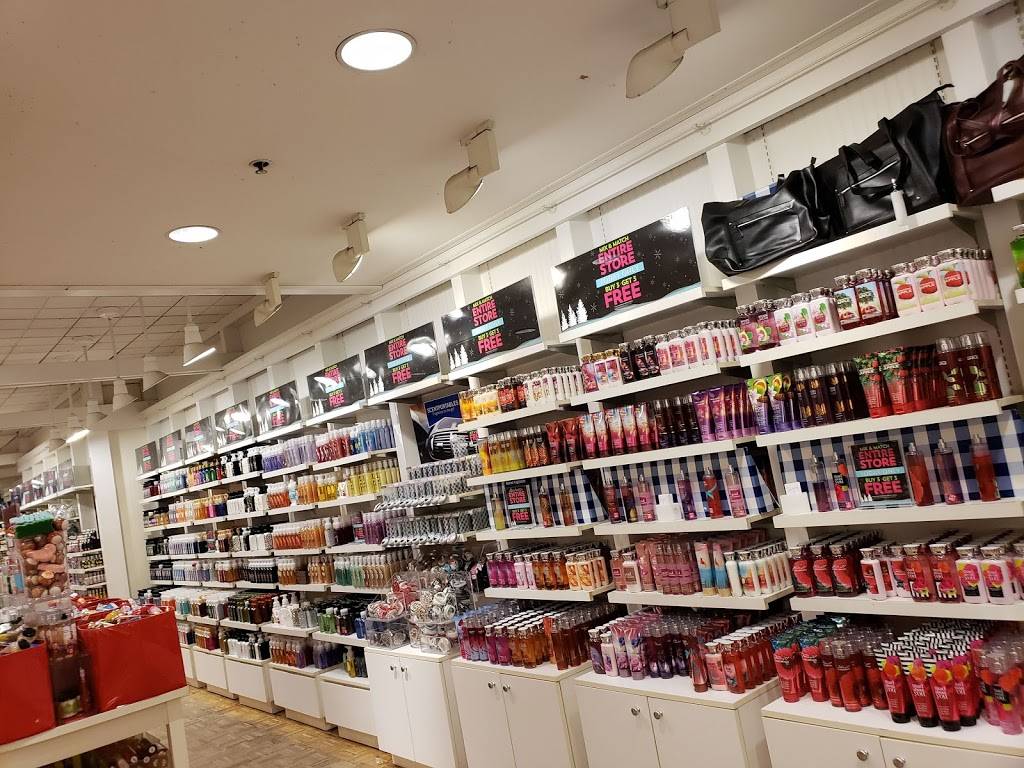 Bath & Body Works | 595 W Linmar Ln, Johnson Creek, WI 53038, USA | Phone: (920) 699-3380