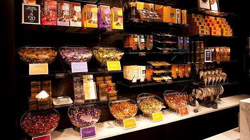 Godiva Chocolatier | 2162 Garden State Plaza Blvd, Paramus, NJ 07652, USA | Phone: (201) 843-2326