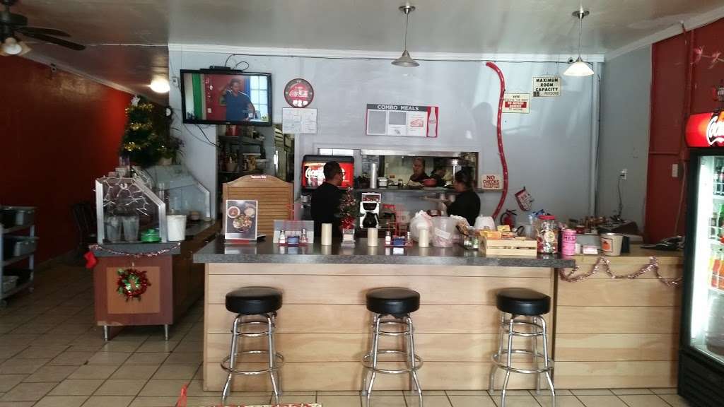 Que Paisa Restaraunt | 8115 Pearblossom Hwy, Littlerock, CA 93543, USA | Phone: (661) 944-9553