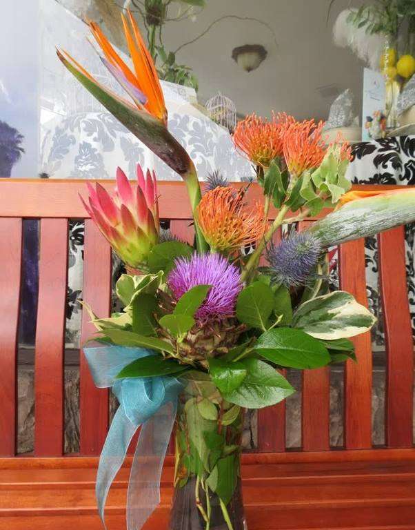 Flowers, Too! | 1427 S Coast Hwy, Laguna Beach, CA 92651, USA | Phone: (949) 376-2533