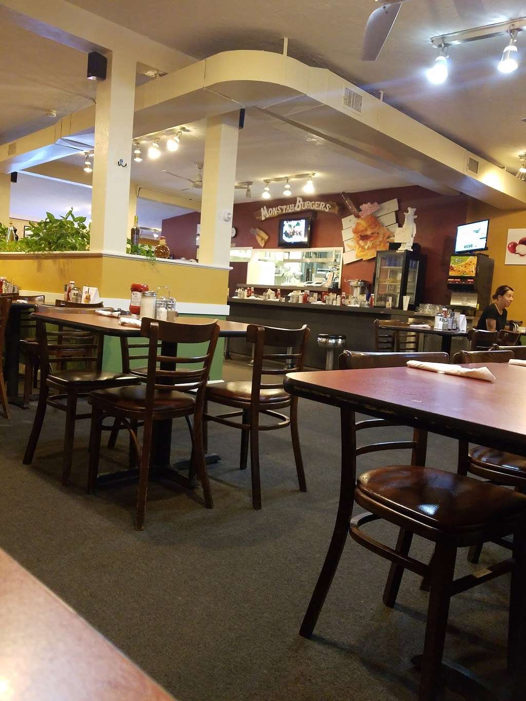 Daybreak Family Restaurant | 337 W Center St, West Bridgewater, MA 02379, USA | Phone: (508) 583-5341