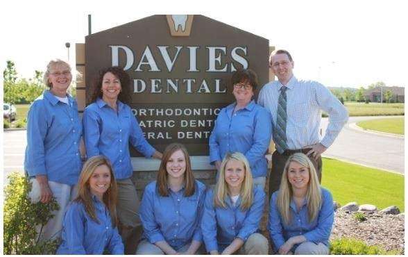 Davies Orthodontics: Davies Kirk R DDS | 36461 N Summit Village Way, Oconomowoc, WI 53066 | Phone: (262) 542-9151
