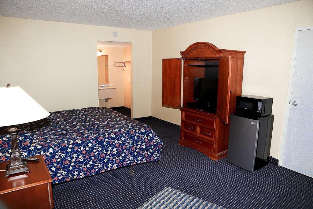 Welcome Inn | 107 County Line Rd, Belton, MO 64012, USA | Phone: (816) 322-2092