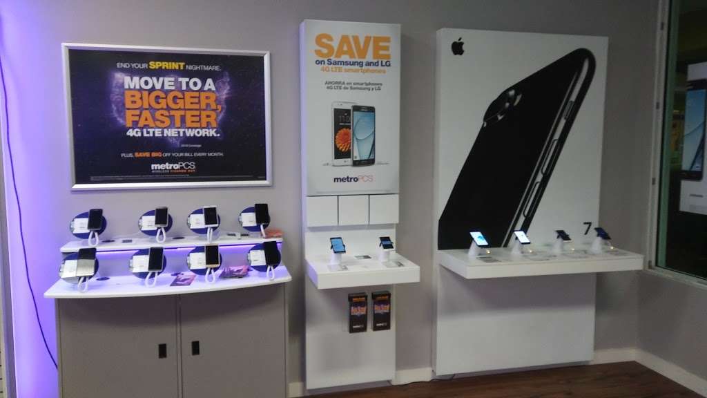 Metro by T-Mobile | 6574 S Kanner Hwy, Stuart, FL 34997, USA | Phone: (772) 287-9660