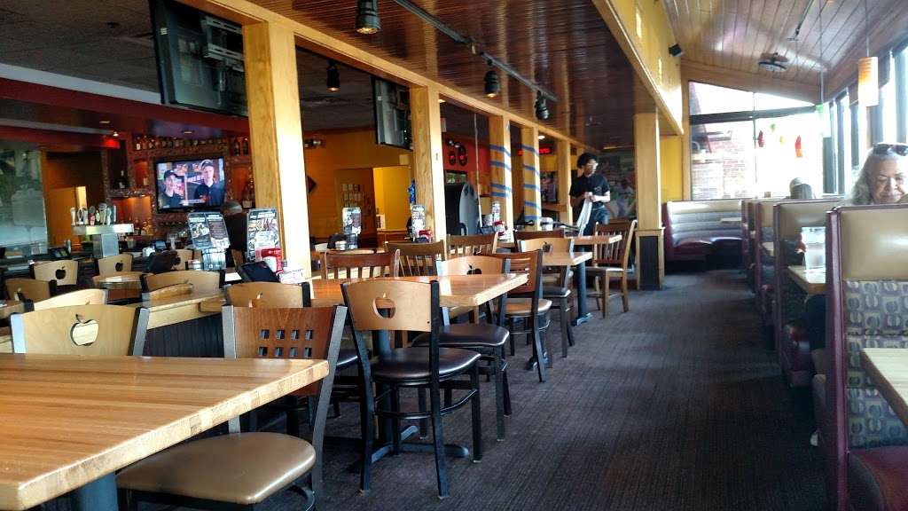 Applebees Grill + Bar | 13850 Noblewood Plaza, Woodbridge, VA 22193 | Phone: (703) 680-1523