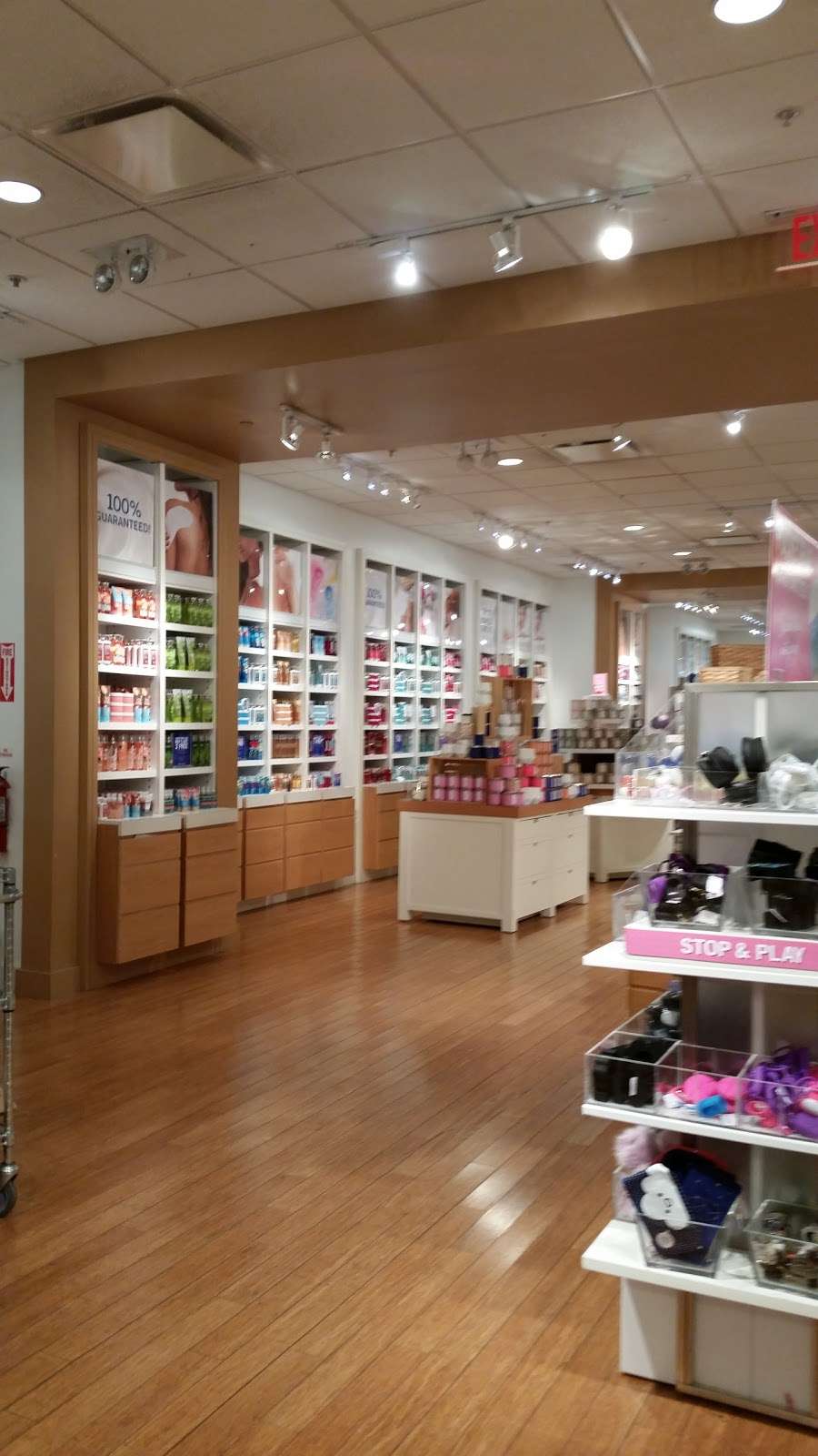 Bath & Body Works | 17301 Valley Mall Rd, Hagerstown, MD 21740, USA | Phone: (301) 582-3478