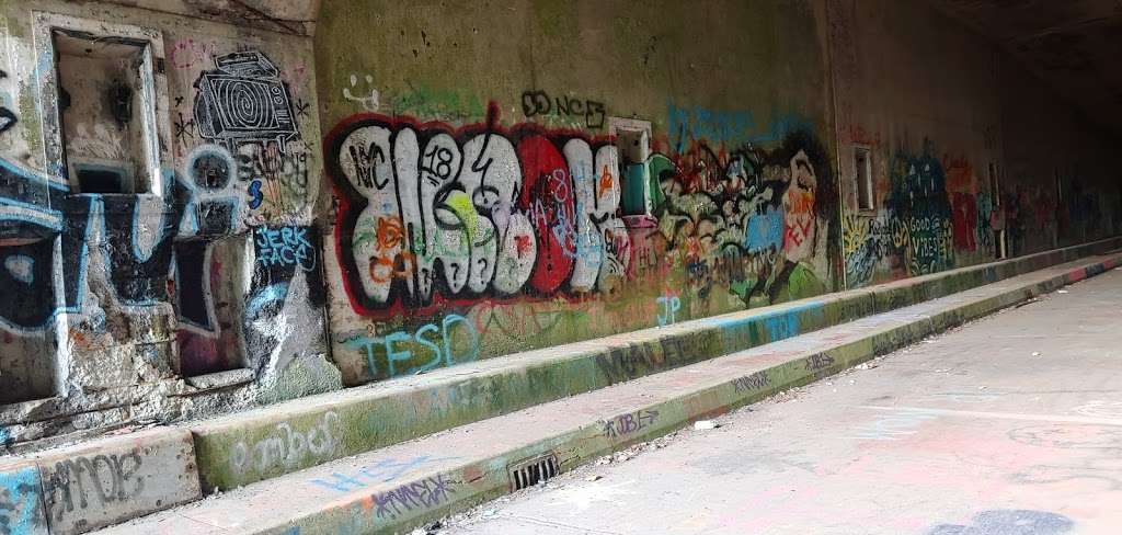 Rays Hill Tunnel Start | Abandoned Pennsylvania Turnpike, Breezewood, PA 15533