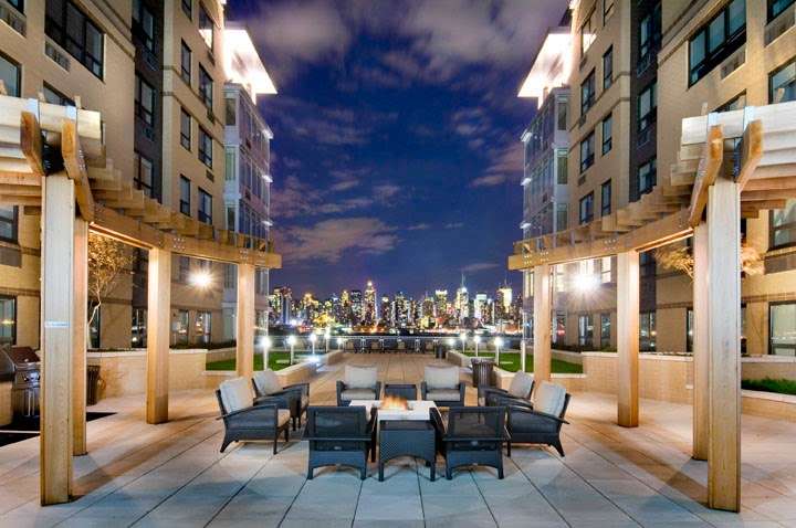 RiversEdge at Port Imperial | 1500 Ave at Port Imperial, Weehawken, NJ 07086, USA | Phone: (201) 866-0854