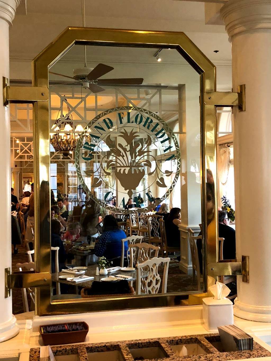 Grand Floridian Cafe | 4401 Floridian Way, Orlando, FL 32836, USA | Phone: (407) 939-3463