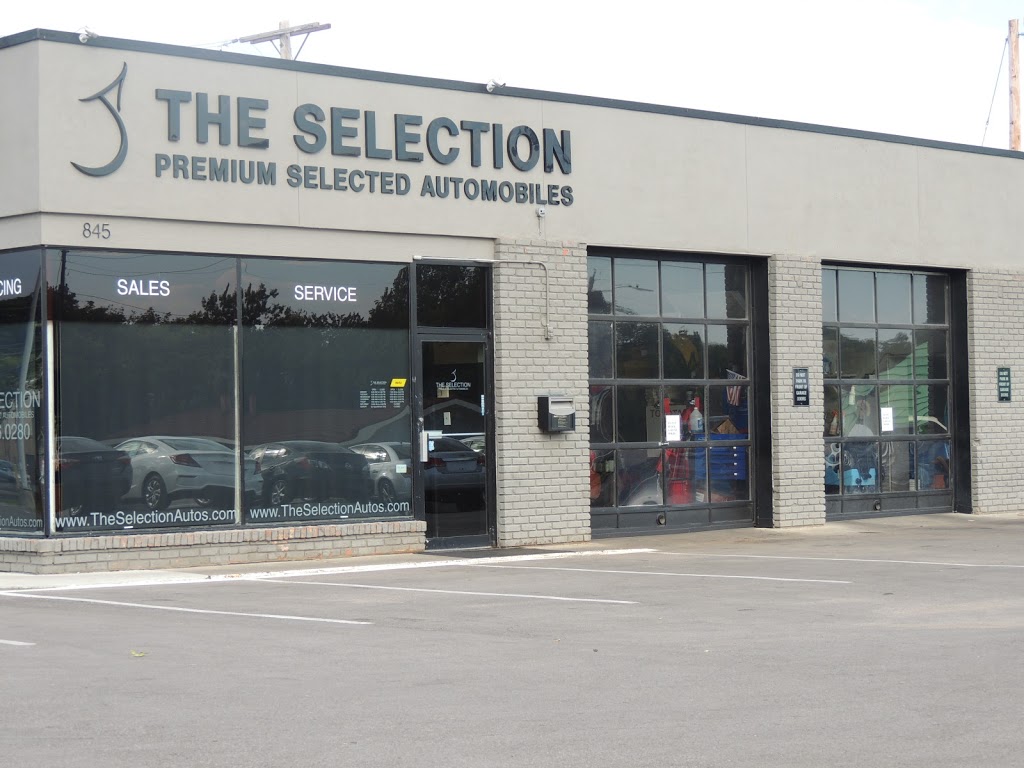 The Selection Premium Automobiles | 845 Iowa St, Lawrence, KS 66049, USA | Phone: (785) 856-0280