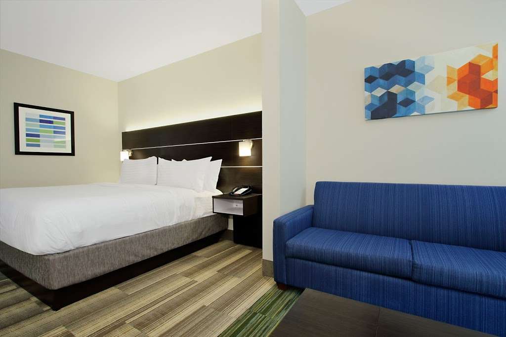 Holiday Inn Express & Suites Brookshire - Katy Freeway | 34103 Katy Fwy, Brookshire, TX 77423, USA | Phone: (281) 934-2229