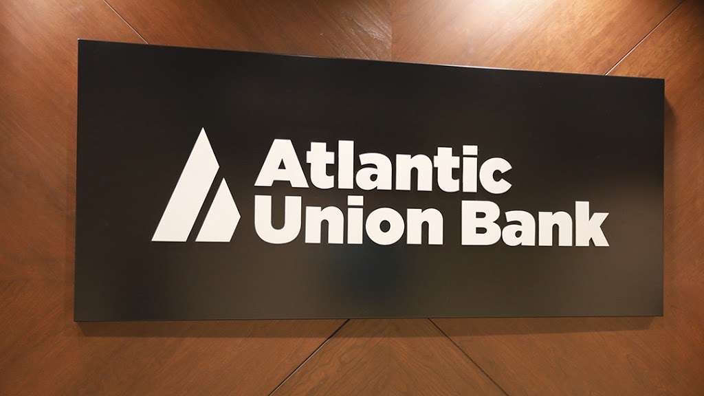 Atlantic Union Bank | 302 Ashcake Rd, Ashland, VA 23005, USA | Phone: (804) 798-4488