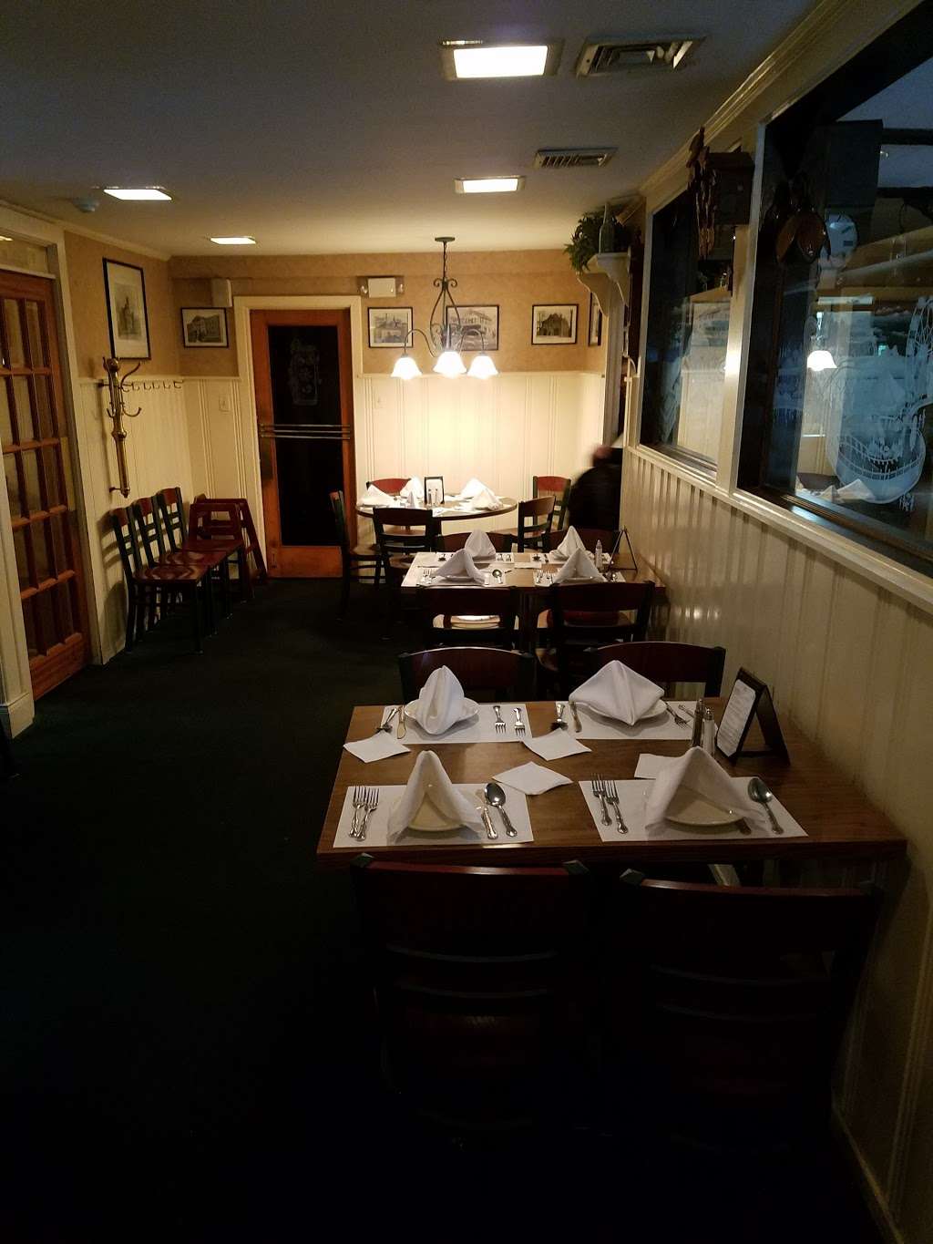 Belluscios Restaurant | 352 Midland Ave, Rye, NY 10580, USA | Phone: (914) 967-5634