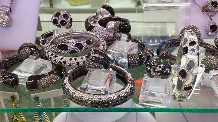 Fantasy World Accessories | 5753 NW 7th St, Miami, FL 33126, USA | Phone: (305) 713-0467