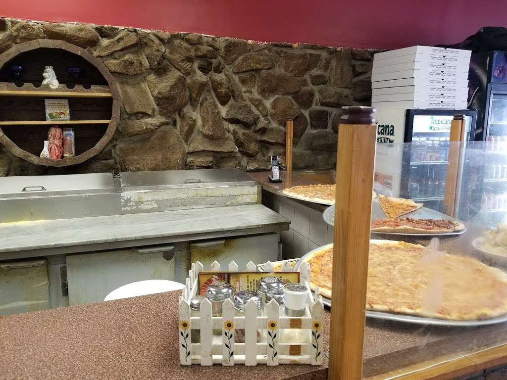Santa Marias Brick Oven Pizza | 390 Summit Ave, Jersey City, NJ 07306, USA | Phone: (201) 420-0060