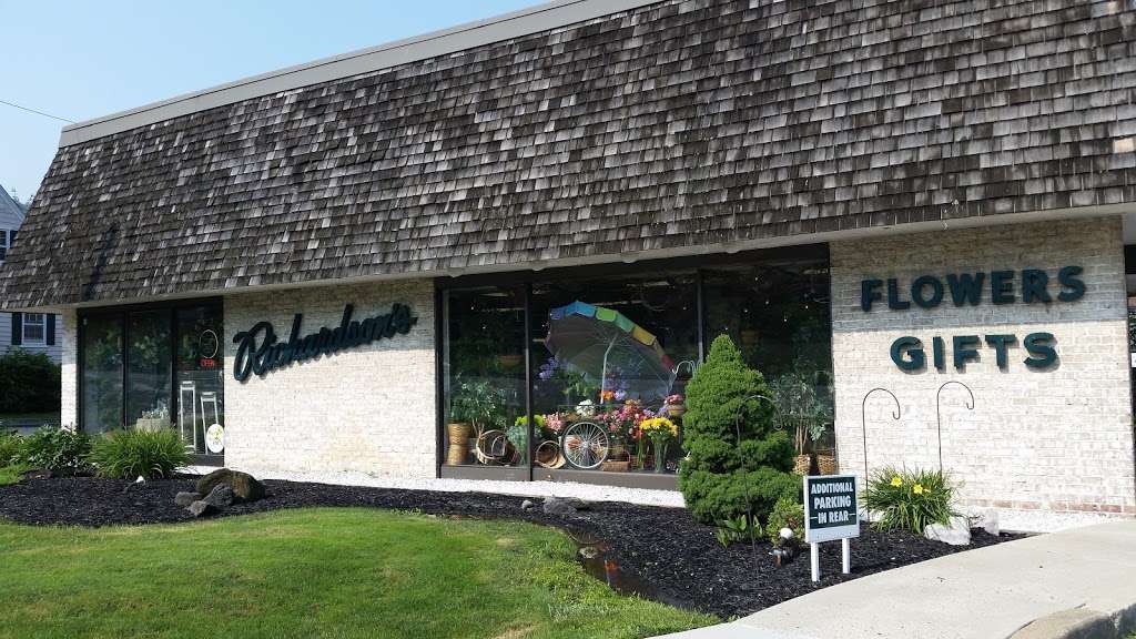 Richardsons Flowers and Gifts | 816 S Main St, Bel Air, MD 21014, USA | Phone: (410) 838-3883