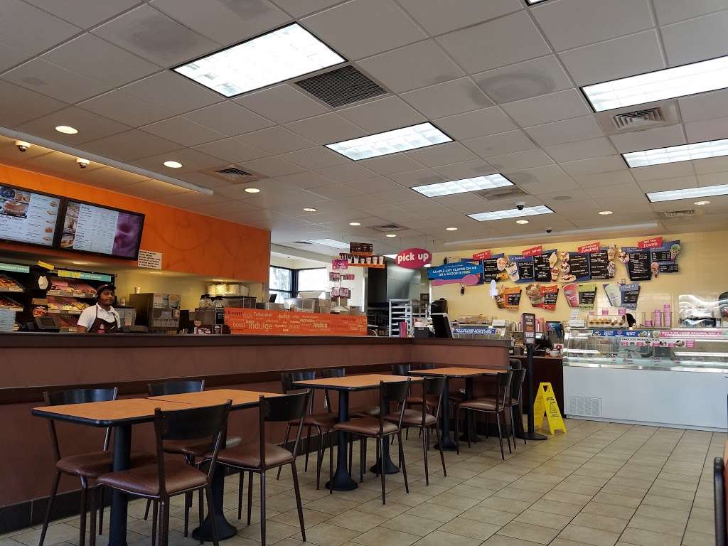 Dunkin Donuts | 9803 Main St, Damascus, MD 20872, USA | Phone: (301) 391-6100