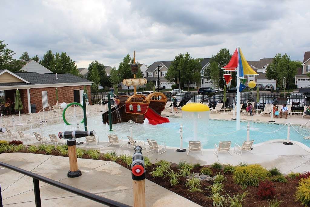 Hyland Hills Swimming Pool & Splash Park | 43450 Parish St, Chantilly, VA 20152, USA | Phone: (703) 327-5772