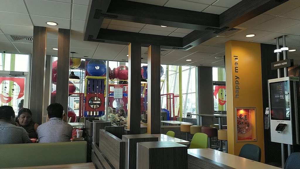 McDonalds | 11097 Beach Blvd, Stanton, CA 90680, USA | Phone: (714) 379-5540