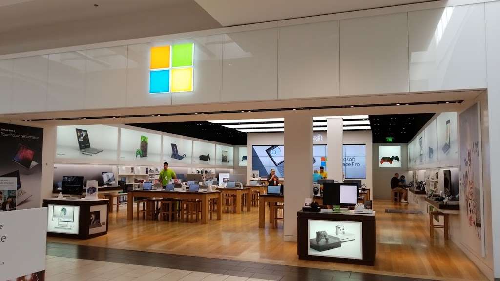 Microsoft Store | 331 Los Cerritos Center, Cerritos, CA 90703, USA | Phone: (562) 356-4500