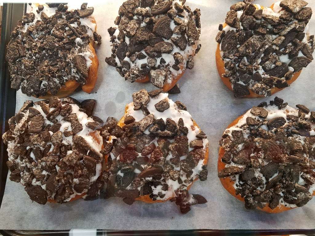 Jacks Donuts | 6835-6999 E Southport Rd, Indianapolis, IN 46237 | Phone: (317) 884-9765