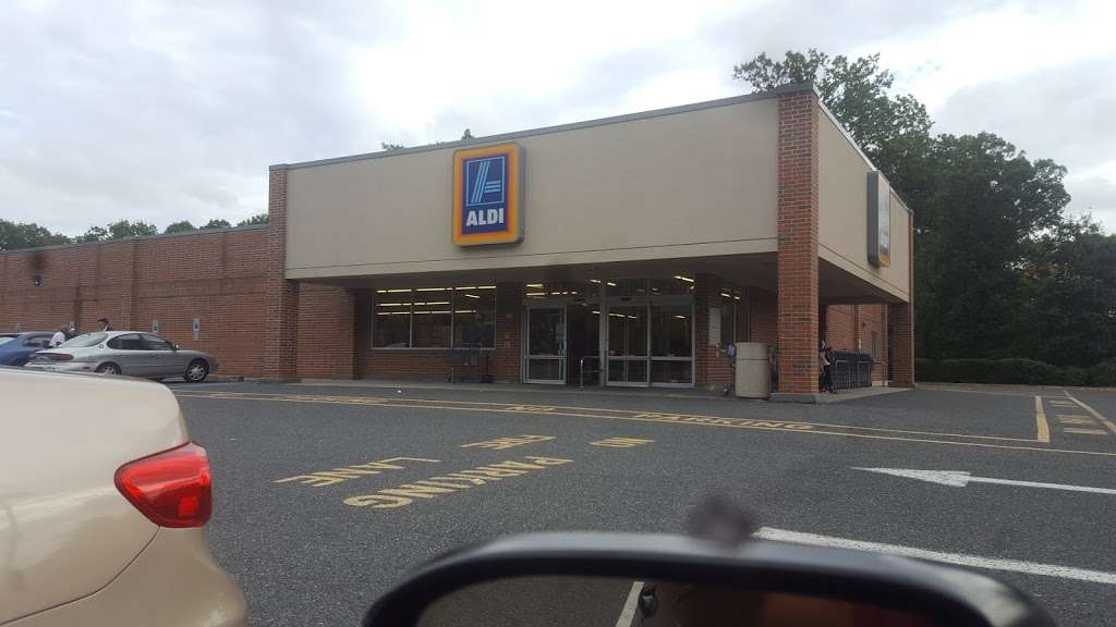 ALDI | 5010 U.S. 9, Howell, NJ 07731 | Phone: (855) 955-2534