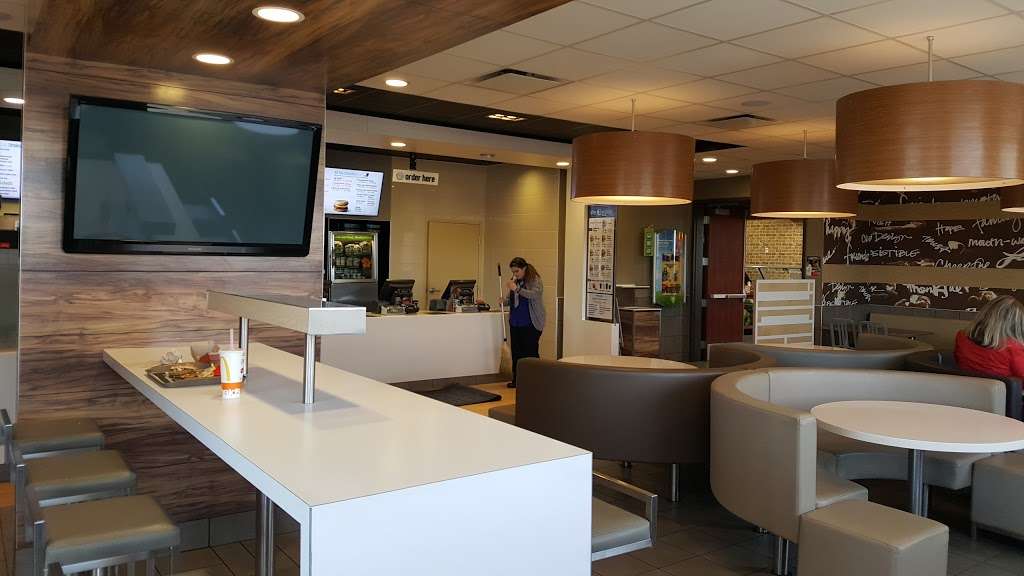 McDonalds | 4155 S Indianapolis Rd, Whitestown, IN 46075, USA | Phone: (317) 769-2255