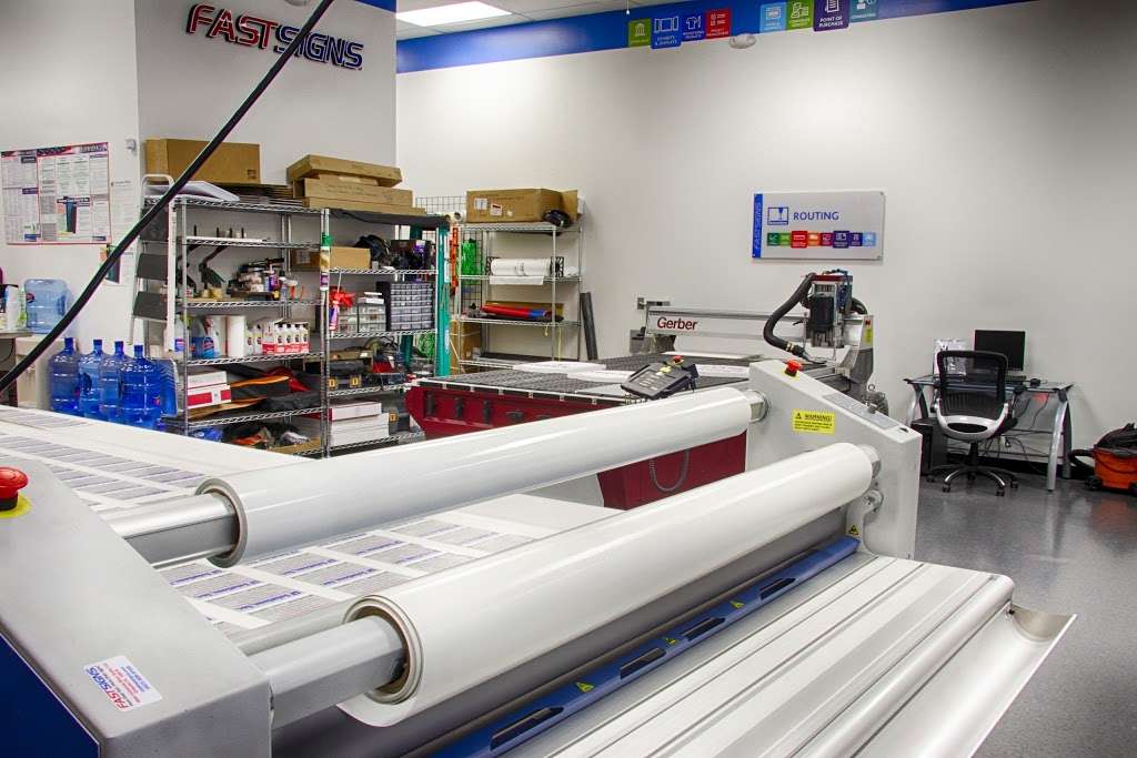 FASTSIGNS | 9900 Universal Blvd #114, Orlando, FL 32819, USA | Phone: (407) 826-0155