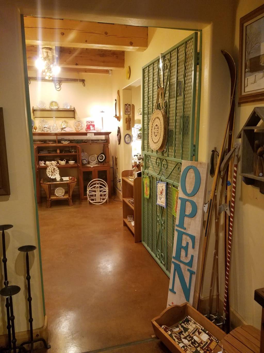 Abuelitas New Mexican Kitchen | 6083 Isleta Blvd SW, Albuquerque, NM 87105, USA | Phone: (505) 877-5700
