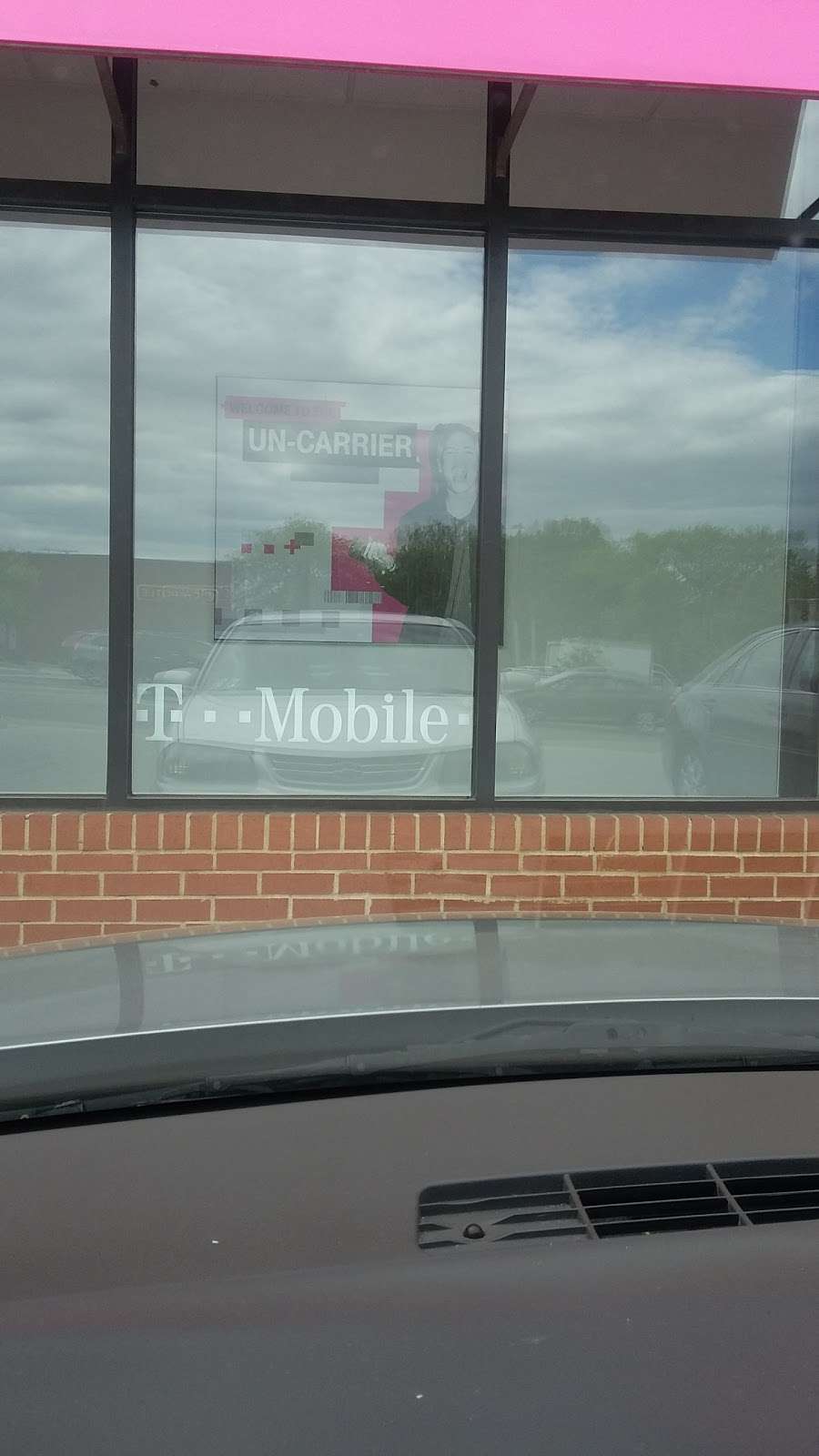 T-Mobile | 800 Baltimore Pike, Springfield, PA 19064, USA | Phone: (610) 543-2608