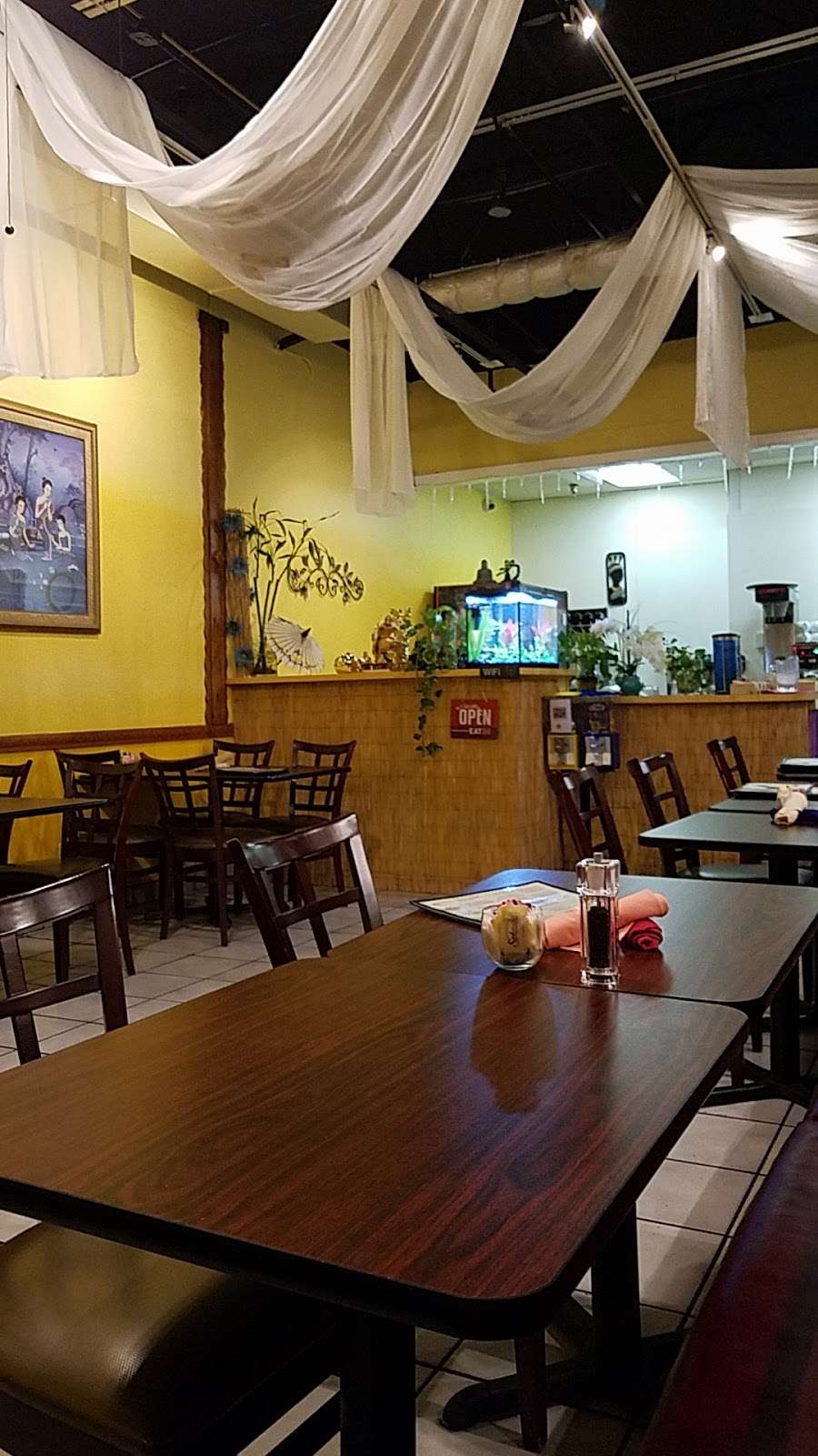 Bananas Thai Cuisine | 15556 Farm to Market Rd 529, Houston, TX 77095, USA | Phone: (281) 463-4399