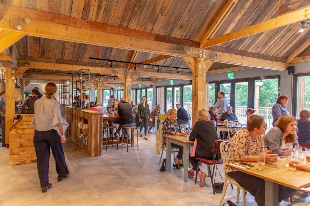 Boathouse | Twyford Bridge, Hampstead Lane, Yalding, Maidstone ME18 6HG, UK | Phone: 01622 814359