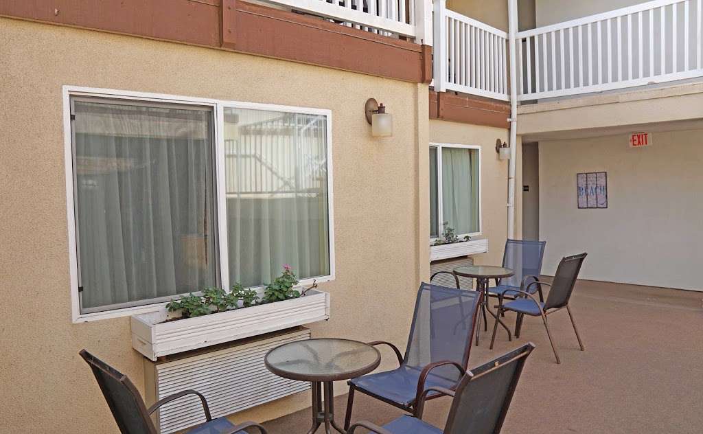 Ocean Surf Inn & Suites | 16555 Pacific Coast Hwy, Sunset Beach, CA 90742, USA | Phone: (562) 592-1993