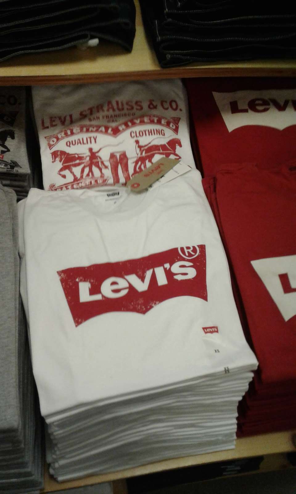 Levis Outlet Store at Tanger Outlets Westgate | 6800 N 95th Ave Suite 570, Glendale, AZ 85305, USA | Phone: (623) 772-7284