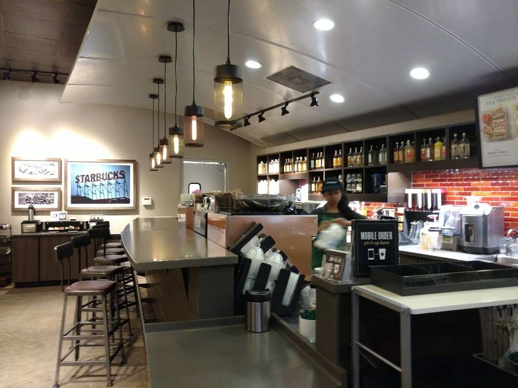 Starbucks | 4650 N Alafaya Trail #103, Orlando, FL 32826, USA | Phone: (407) 384-8162