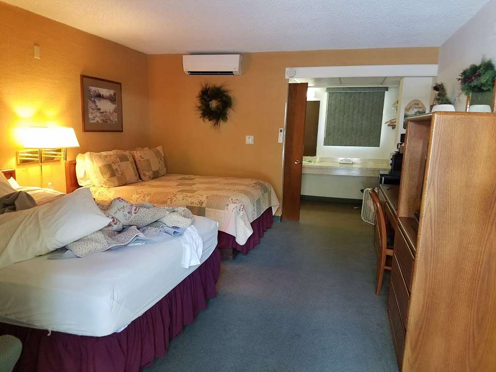 Deer Crest Resort | 1200 Fall River Rd, Estes Park, CO 80517, USA | Phone: (800) 331-2324