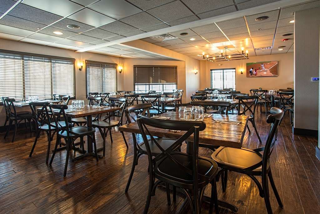 22 West Tap And Grill | 1601 US-22, Bound Brook, NJ 08805, USA | Phone: (732) 627-5012