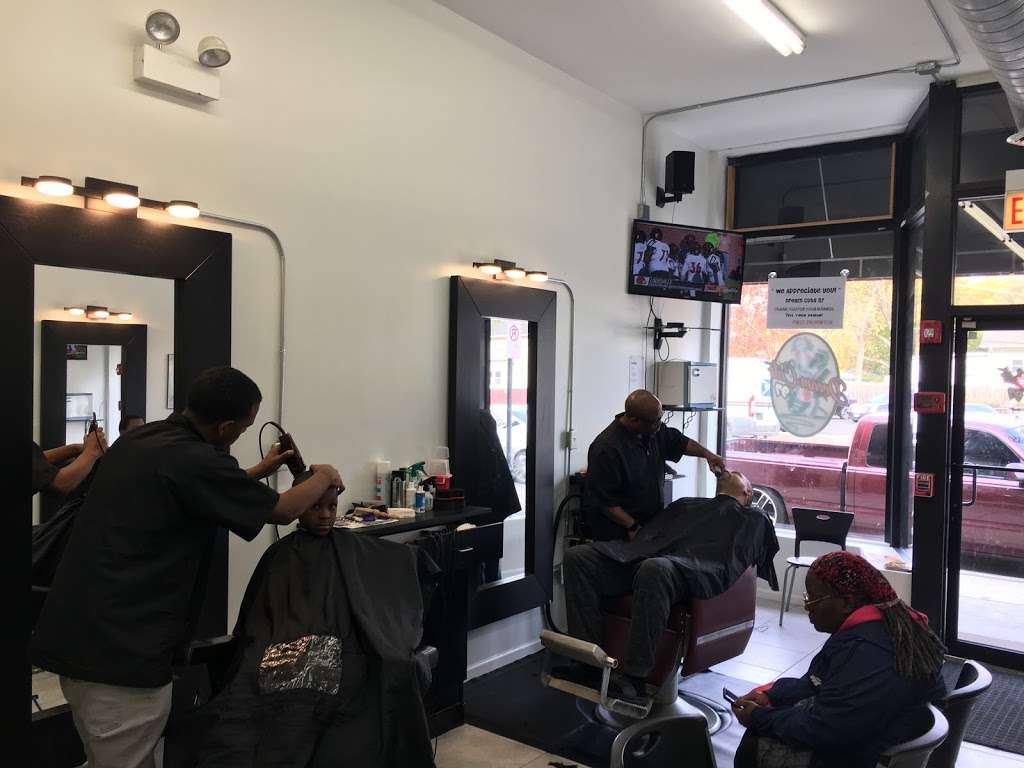 Dream Cuts 97 | 7003 Roosevelt Rd, Berwyn, IL 60402