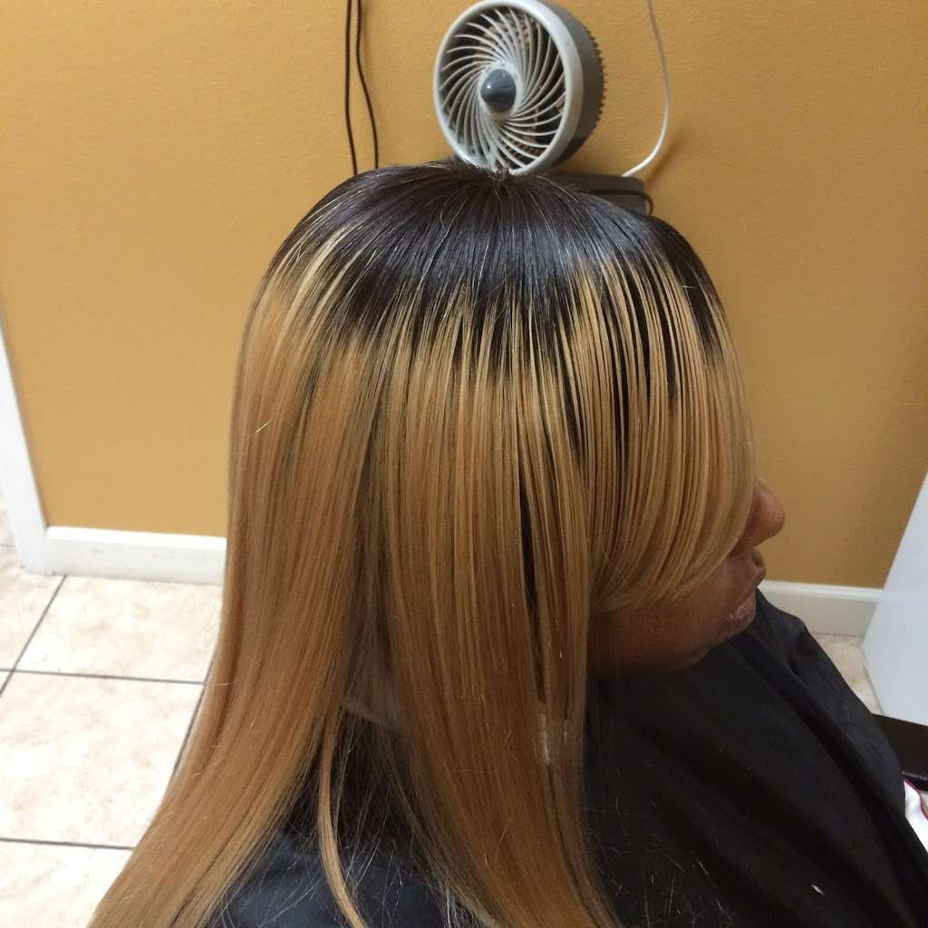 Creative Stylz Beauty Salon & Barber Shop | 1401 S El Camino Real #1103, Oceanside, CA 92054 | Phone: (760) 828-7774