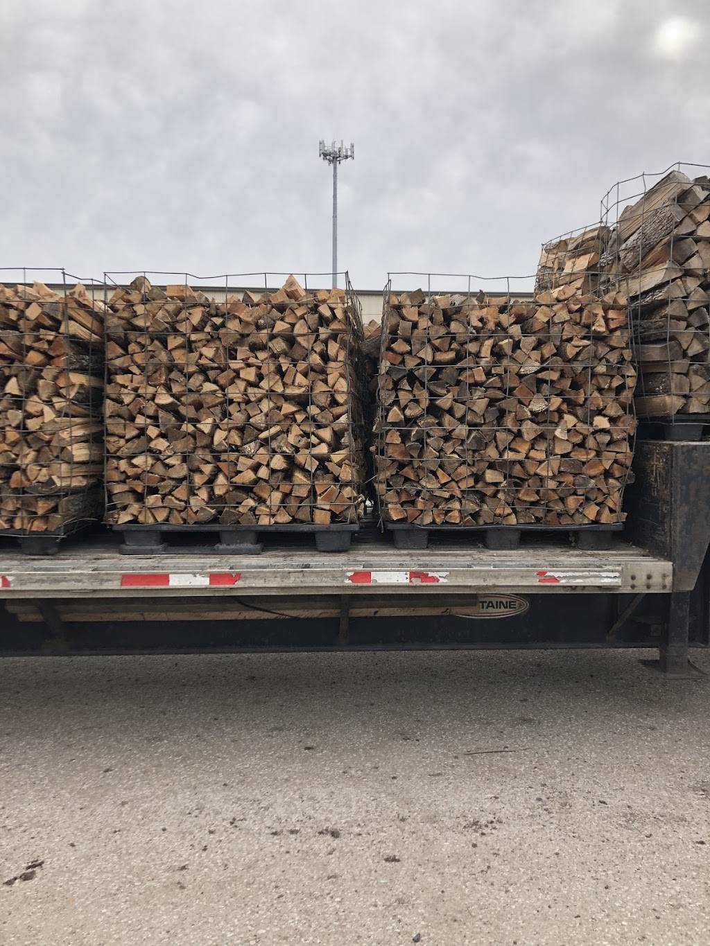 Woodchuck Firewood | 400 Industrial St, Valley Center, KS 67147 | Phone: (316) 640-2168