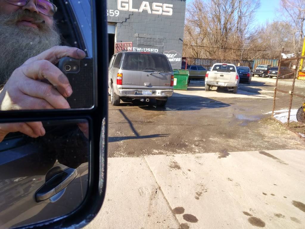 Chriss Auto Glass | 2631 Schaefer Hwy, Detroit, MI 48217, USA | Phone: (313) 633-1859