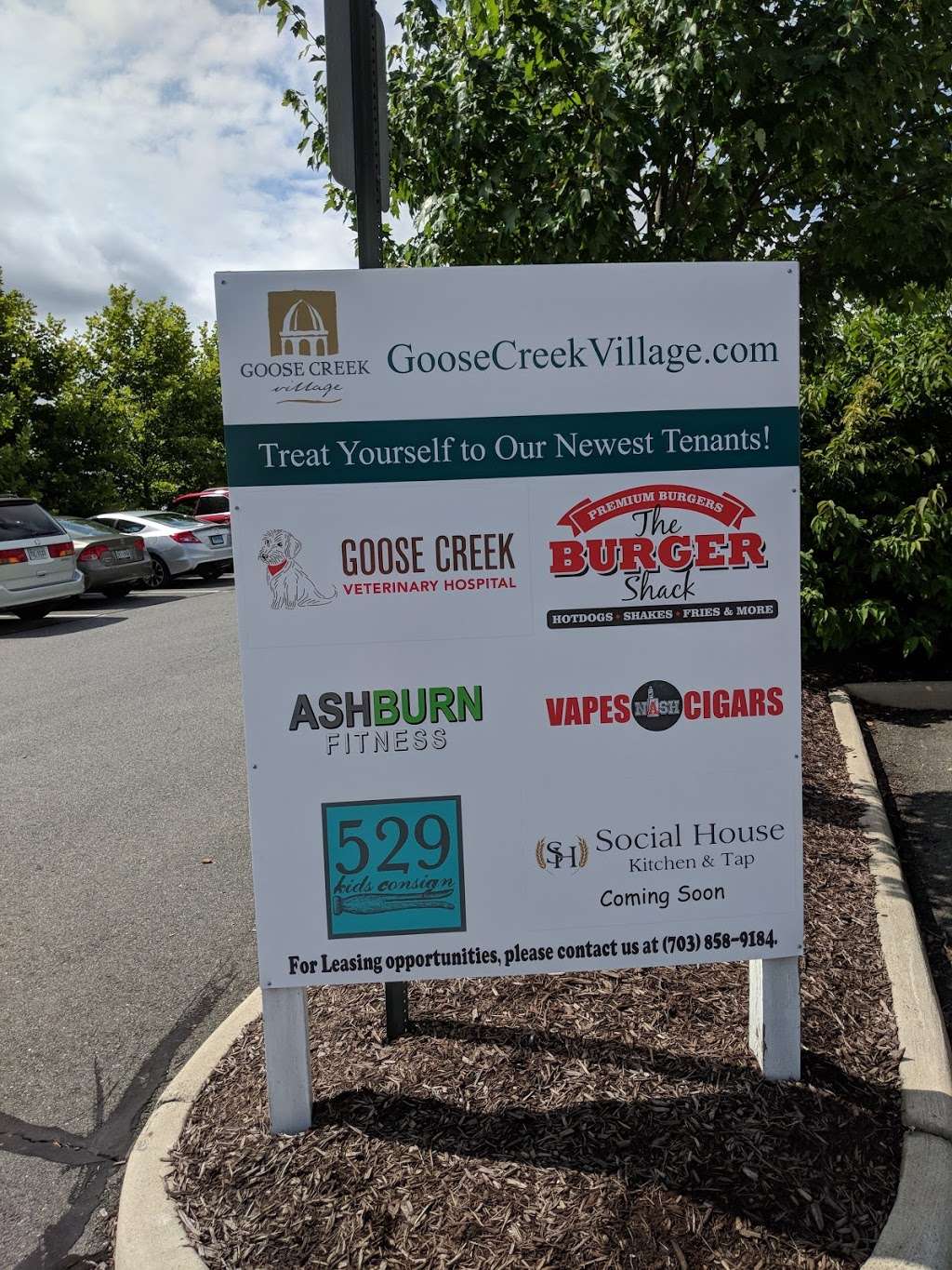 Goose Creek Village | 42800 Creek View Plaza, Ashburn, VA 20147, USA | Phone: (202) 887-4806