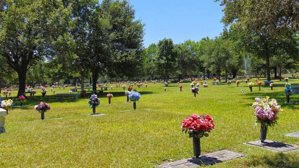 Mission Retama Cemetery | 15940 Lookout Dr, San Antonio, TX 78245, USA | Phone: (210) 967-4242