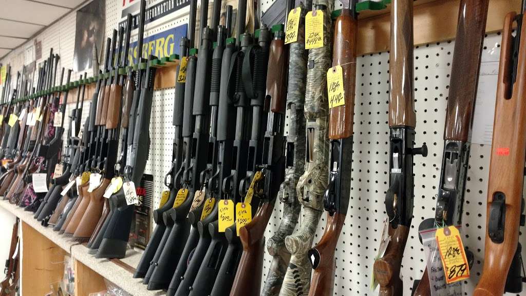 Laymans Gun Shop | 72 W Maple St, East Prospect, PA 17317, USA | Phone: (717) 252-4573